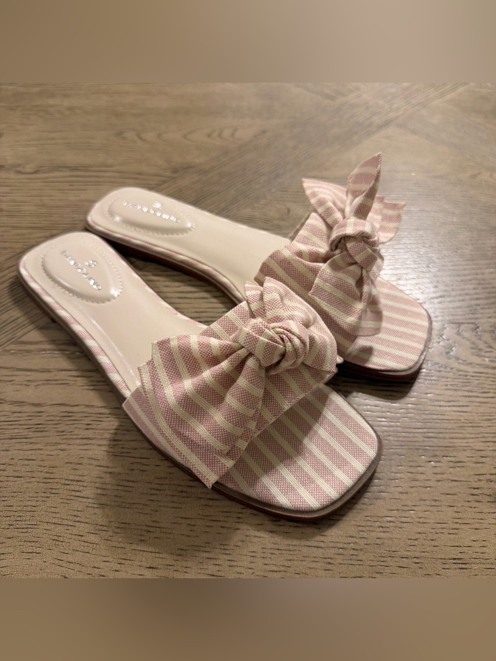 Bandolino Women's Violeta Sandal, Light Natural Stripe 9